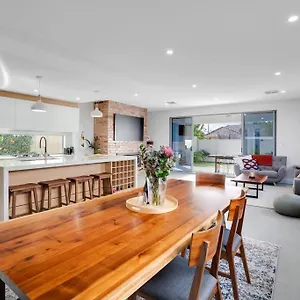  Holiday home Modern 3 Bedroom In Fulham